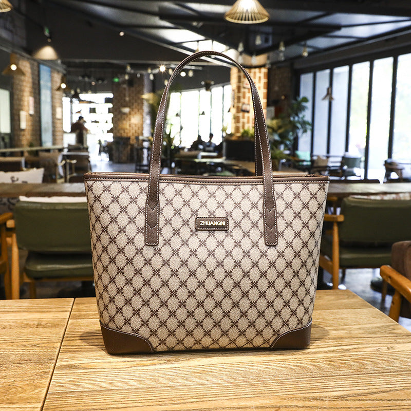 Elegant Patterned Handheld Tote Bag