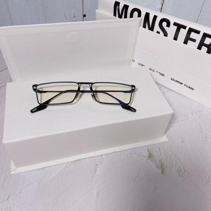 Fashionable sunglasses with rectangular metal frame Kalsten