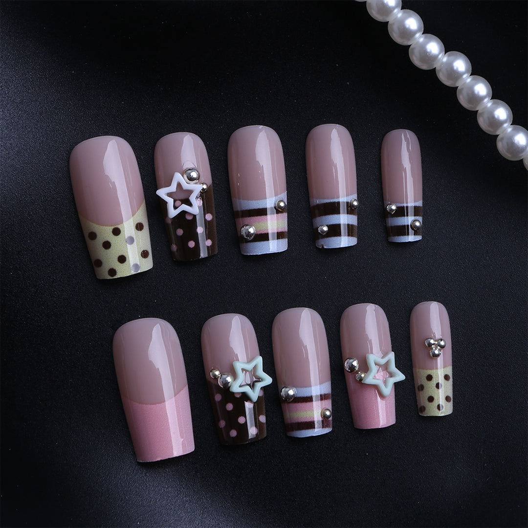 Artificial Fingernails with Playful Design Kalsten