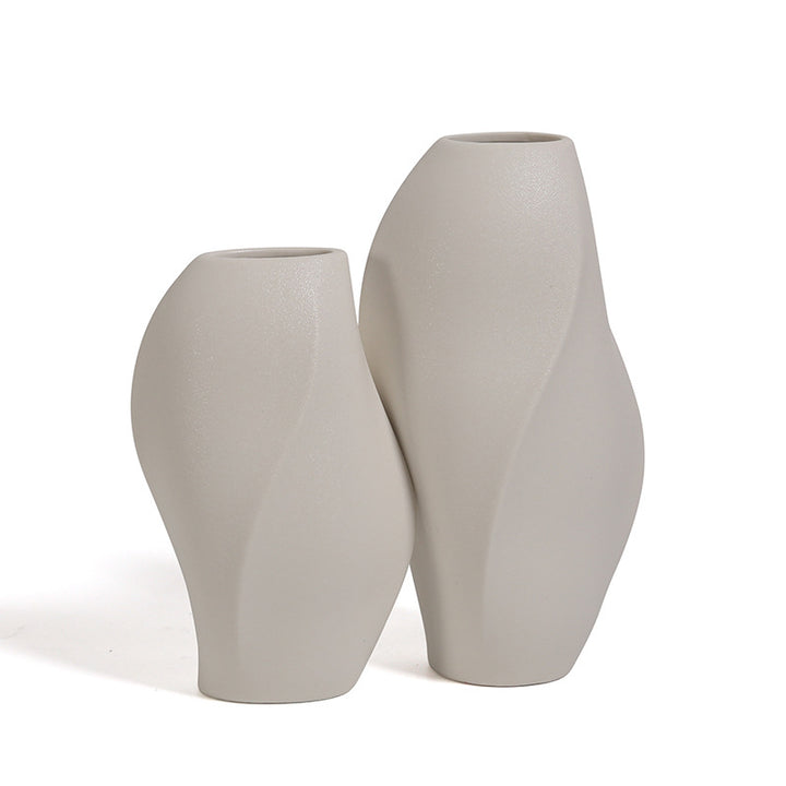 Elegant and contemporary ceramic vase Kalsten