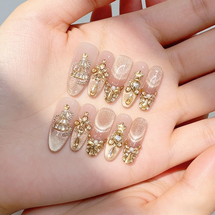 Decorative Press-On Nail Art Set with Glamorous Gold Accents Kalsten