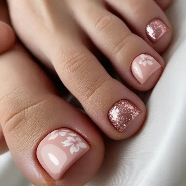Elegant toenail art Kalsten