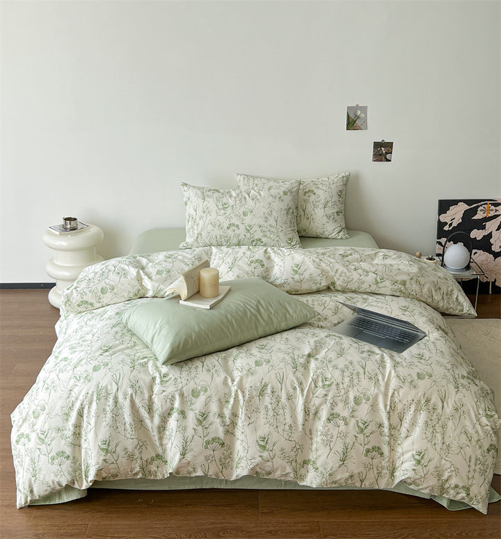 Bedding set made of soft cotton satin with fine botanical sketch print and pillowcases