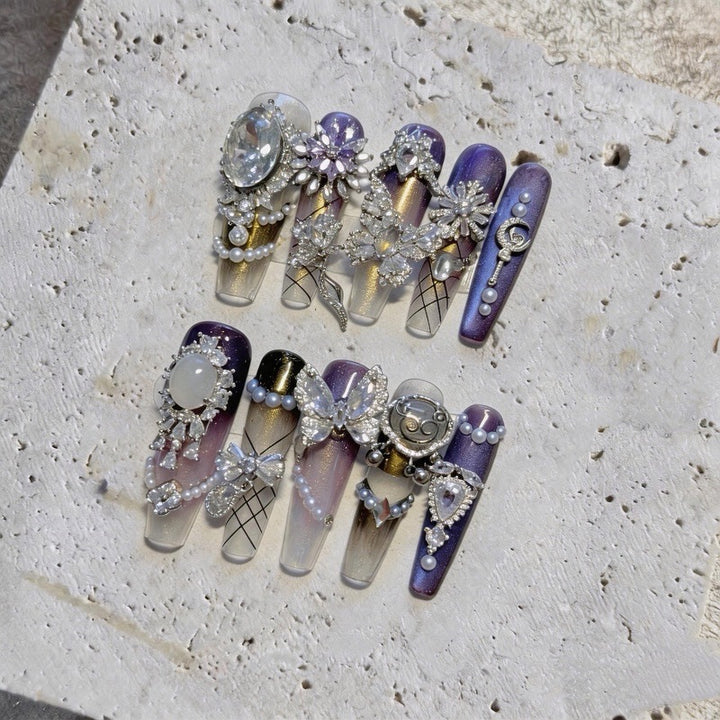 Luxurious Rhinestone Decorative Press-On Nails