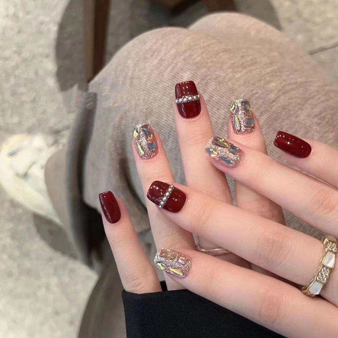 Decorative Press-On Nail Art Set with Iridescent Accents Kalsten