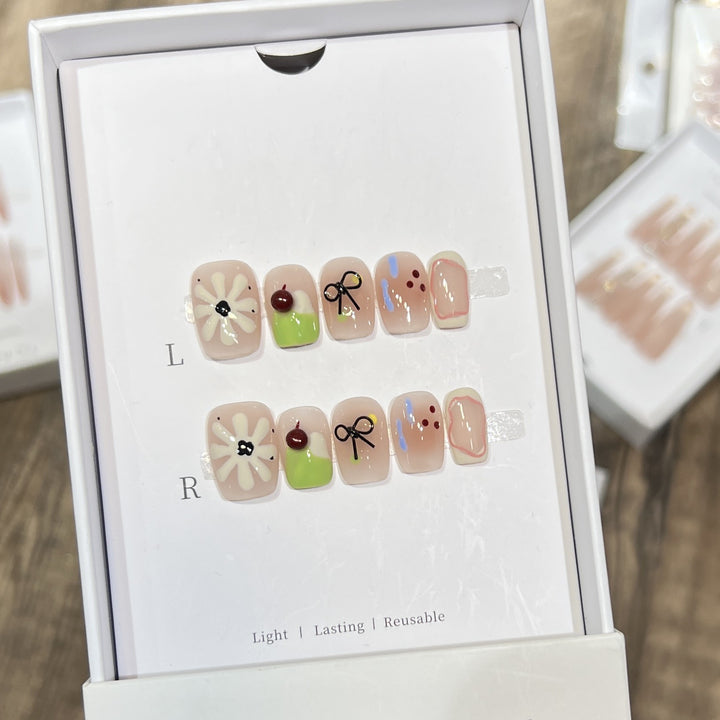 Artistic Floral Press-On Nail Set with Reusable Design Kalsten