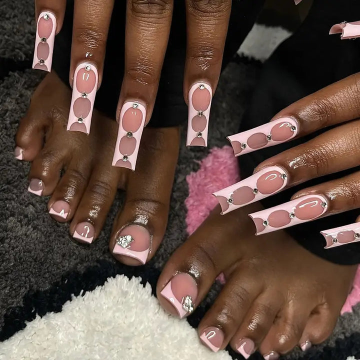 Stylish Press-On Nail Art Set with Rhinestone Accents Kalsten