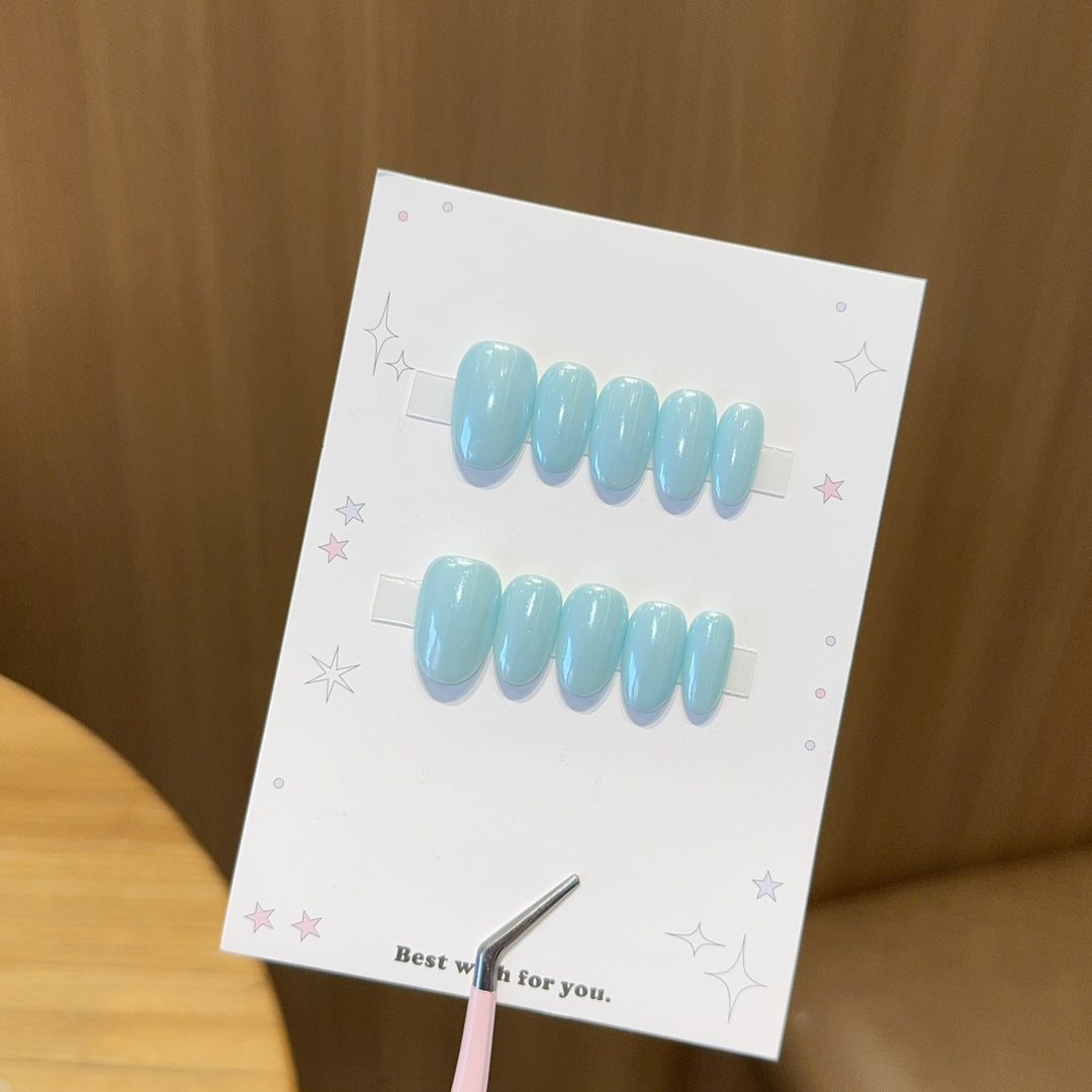 Artificial Gel Nails in Modern Design Kalsten