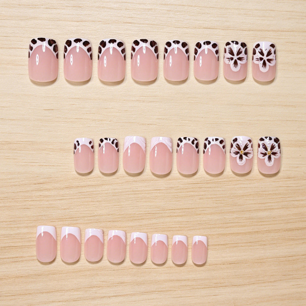 Elegant Floral Decorative Press-On Nails Kalsten