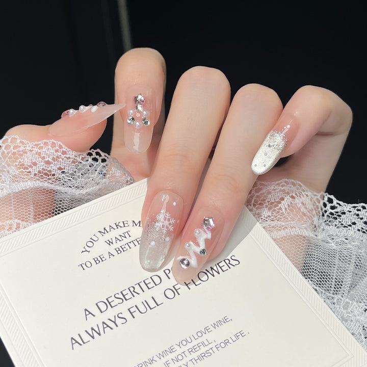 Festive Character-Themed Press-On Nail Art Kalsten