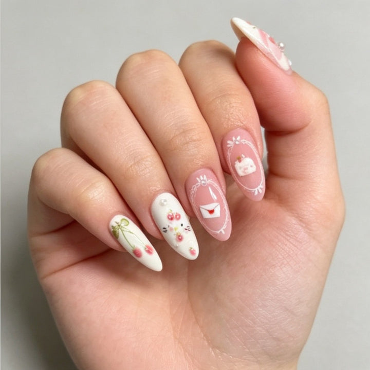 Creative artificial nails with detailed 3D motifs Kalsten