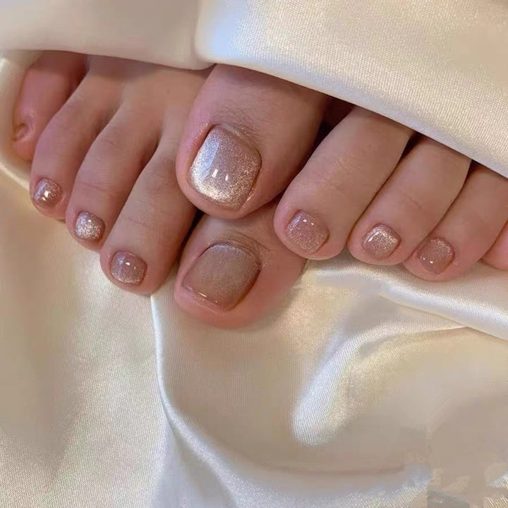 Elegant artificial nails with glossy finish Kalsten
