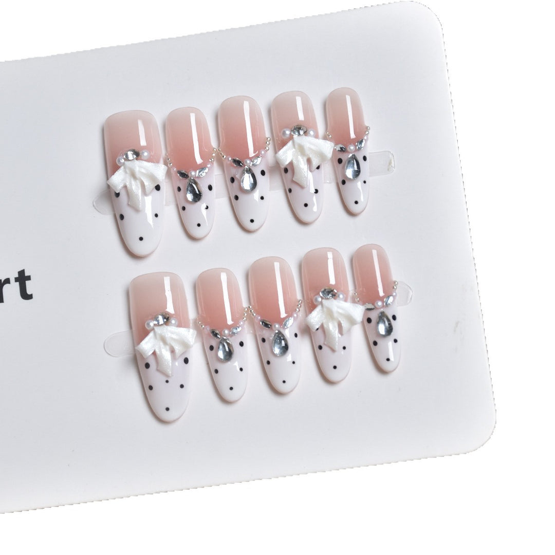 Elegant Press-On Nail Art Kalsten