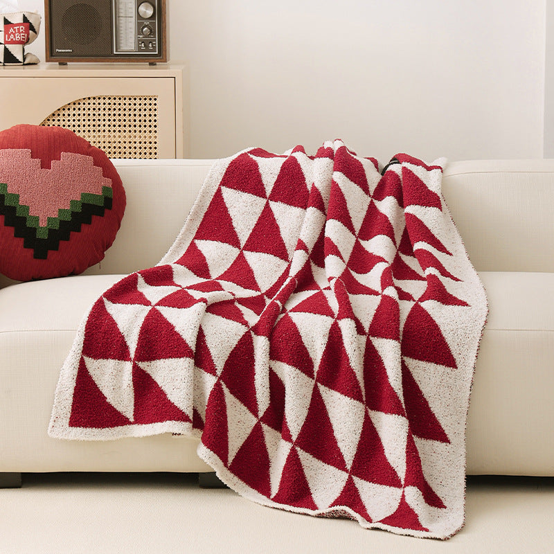 Coarsely woven decorative blanket with geometric jacquard pattern and soft bouclé Kalsten