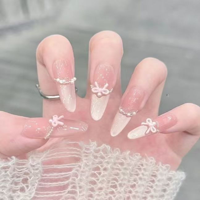 Elegant Nail Art Kalsten