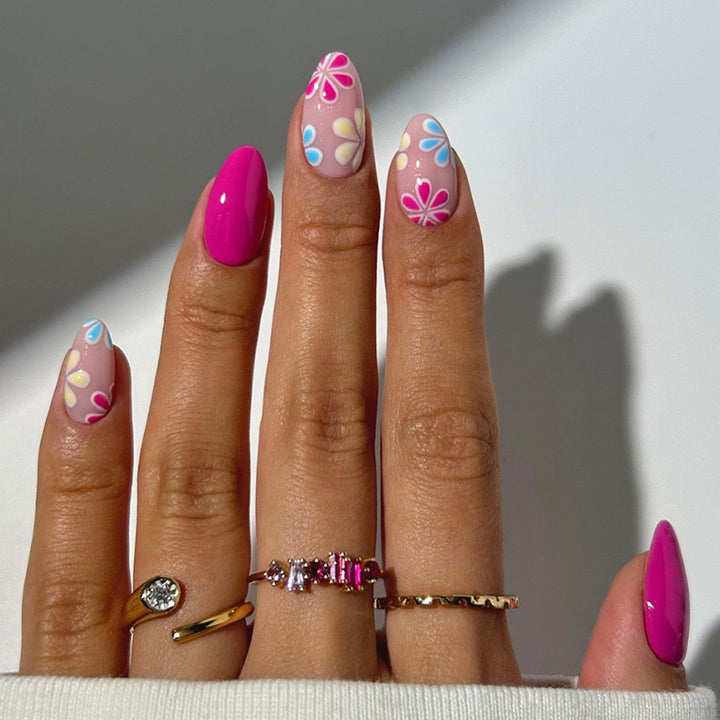 Trendy Art Nails with Floral Pattern Kalsten