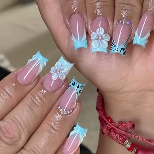 Creative 3D Bow and Pearl Nail Extensions Kalsten