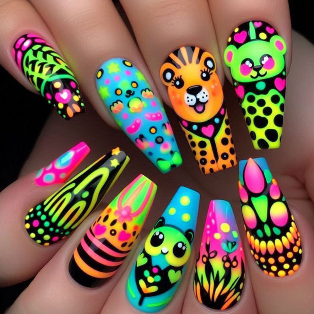 Elaborate nail art with animal motifs Kalsten