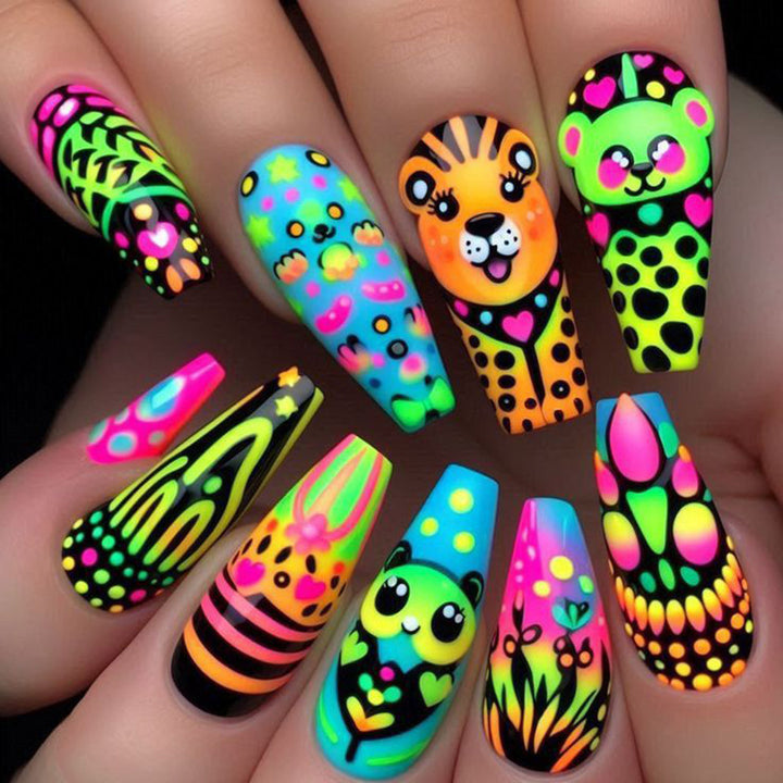 Elaborate nail art with animal motifs Kalsten