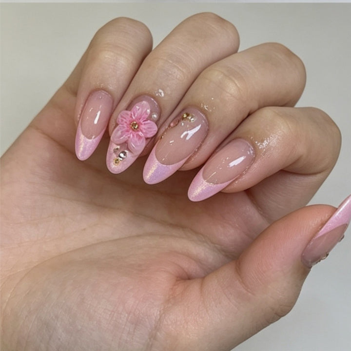 Floral-Embellished Press-On Nail Art Set Kalsten
