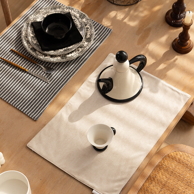 Rectangular table set made of woven herringbone cotton blend with anti-slip coating Kalsten