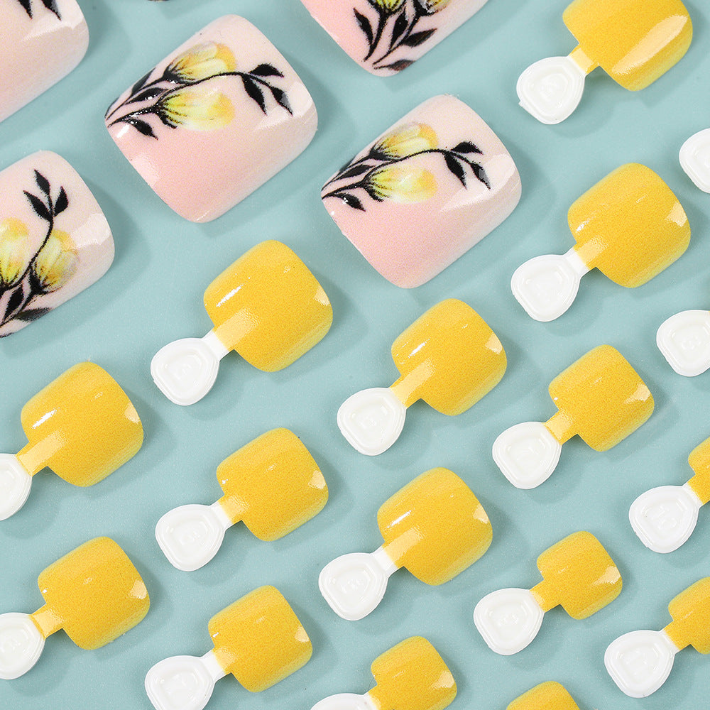 Artificial nails in floral design with accessories Kalsten