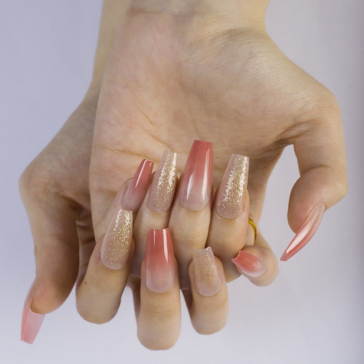 Elegant and Natural Nail Decoration Kalsten