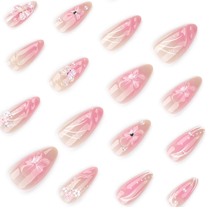 Artful nail art with floral 3D elements Kalsten