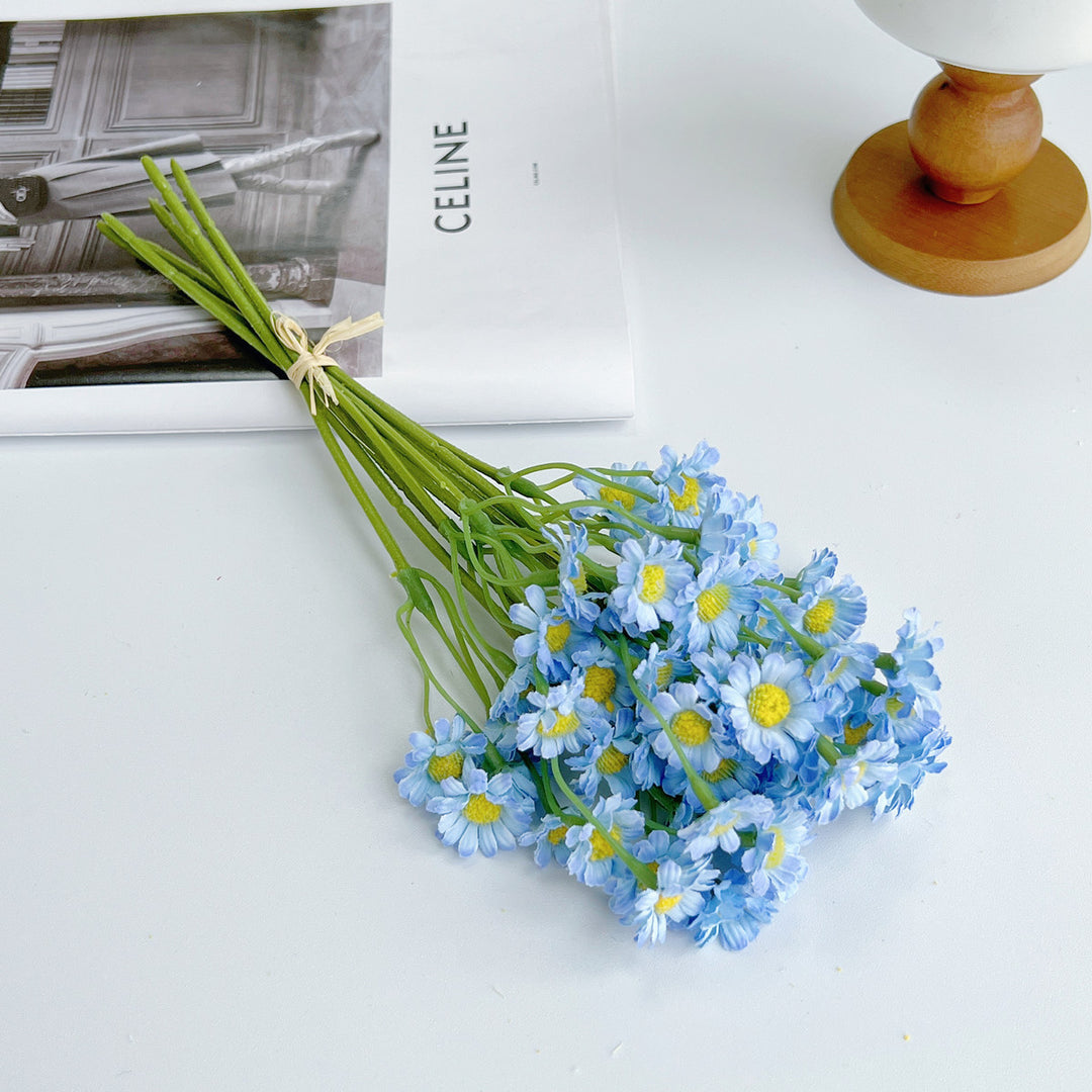 Realistic Daisy Floral Bouquet