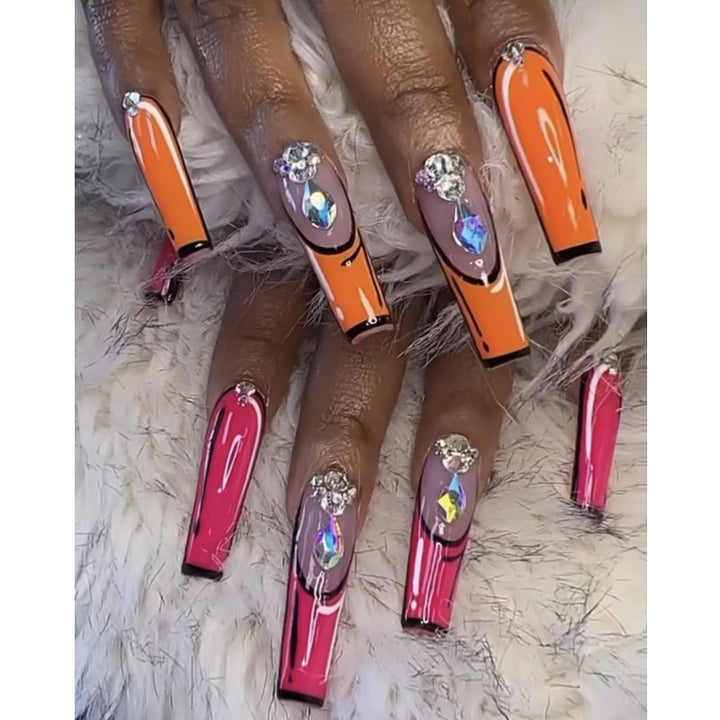 Creative artificial nails with modern color play Kalsten