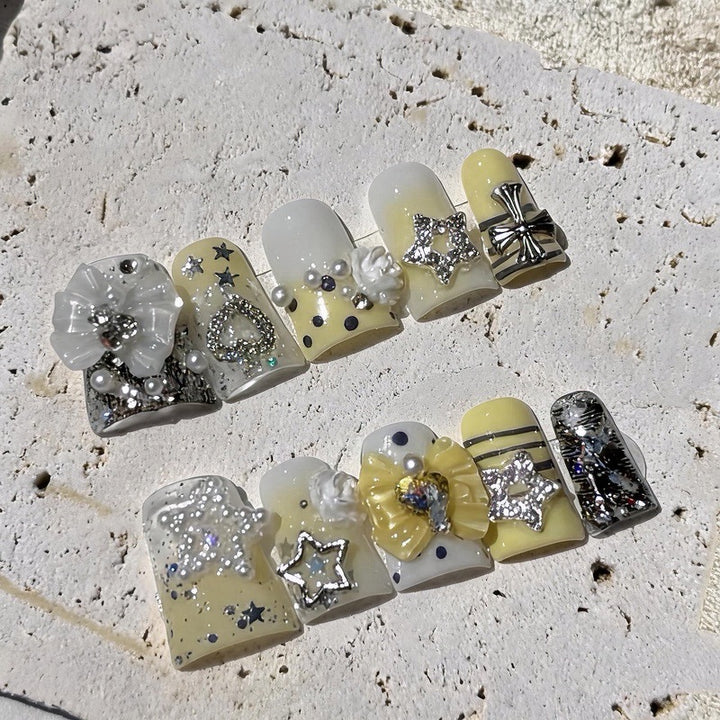 Decorative Star-Embellished Press-On Nail Set