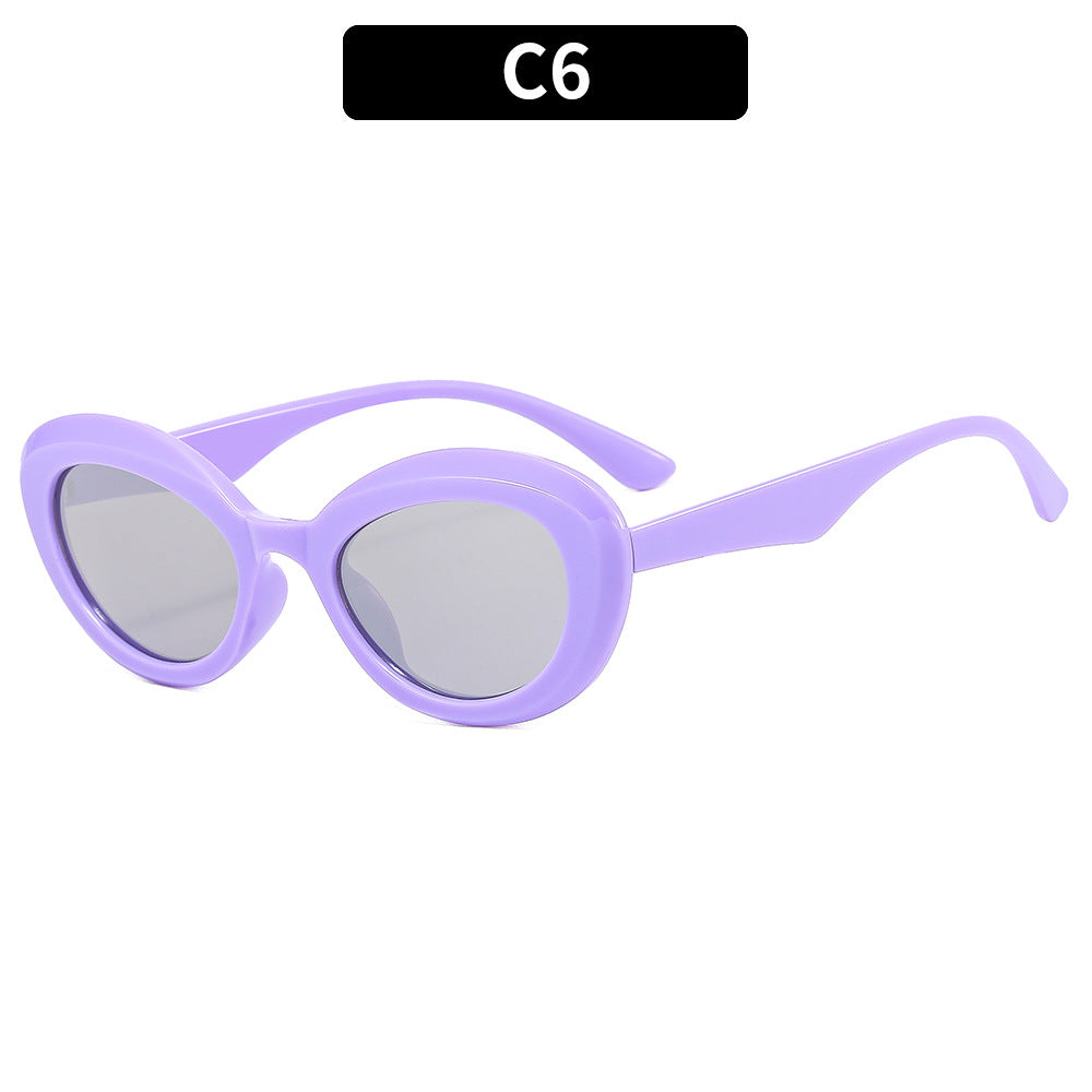 Retro-Inspired Oval Frame Sunglasses