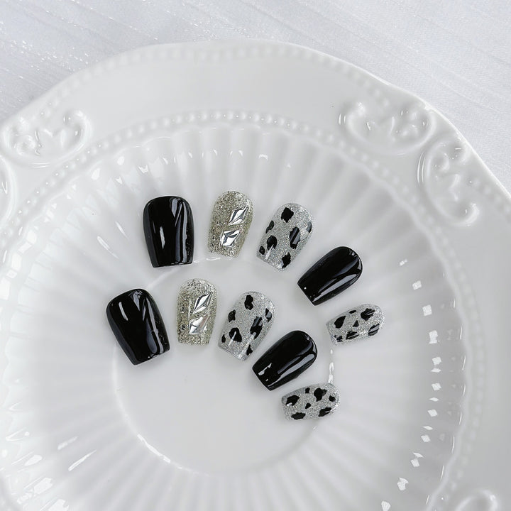 Chic Press-On Nail Art Set with Metallic Accent Designs