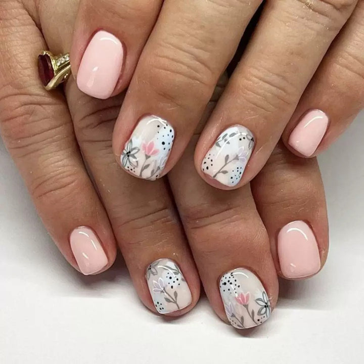 Artificial nail set with floral designs and elegant finish Kalsten