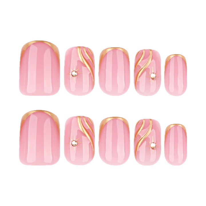 Artificial nail art with glamorous golden accents Kalsten