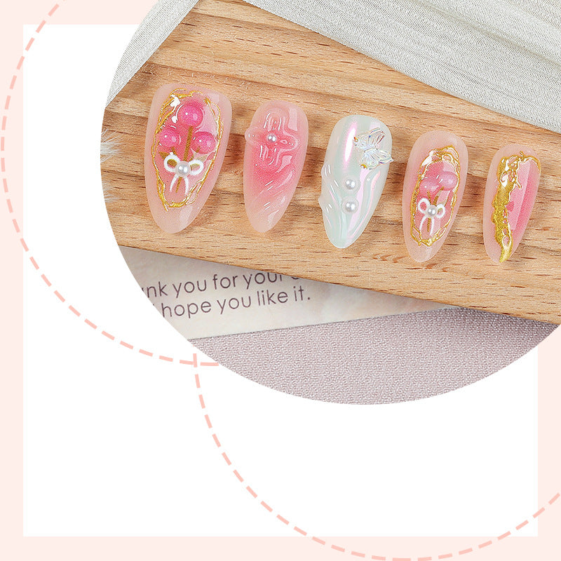 Art nail set with sparkling flowers and decadent accents Kalsten