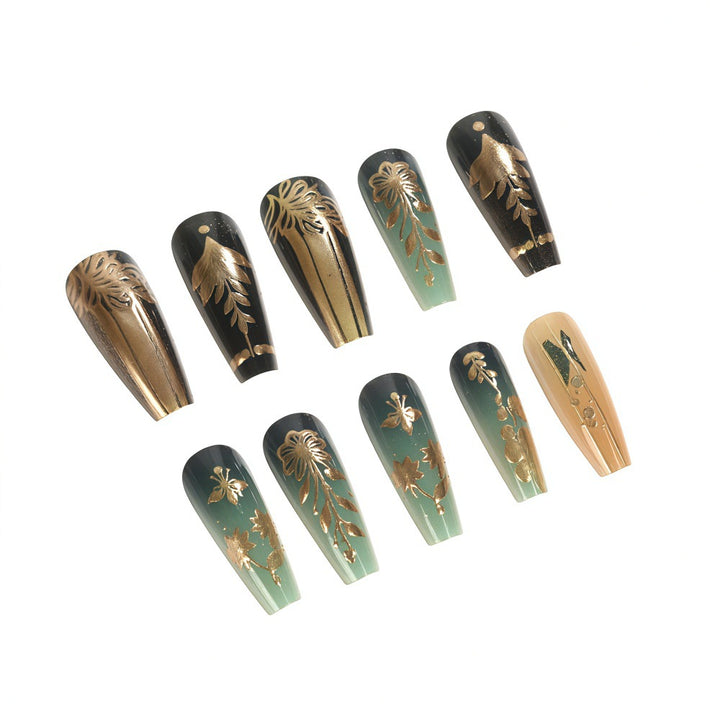 Artificial nails with floral gold embellishments Kalsten