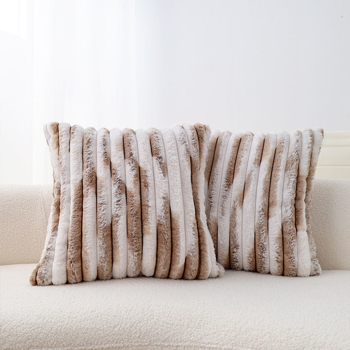 Square cushion cover made of wavy artificial fur with ribbed tube structure Kalsten