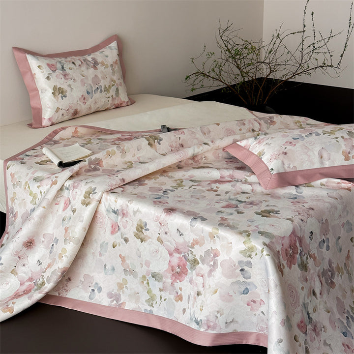 Bedding set made of fine cotton satin with classic Toile-de-Jouy print and satin hem
