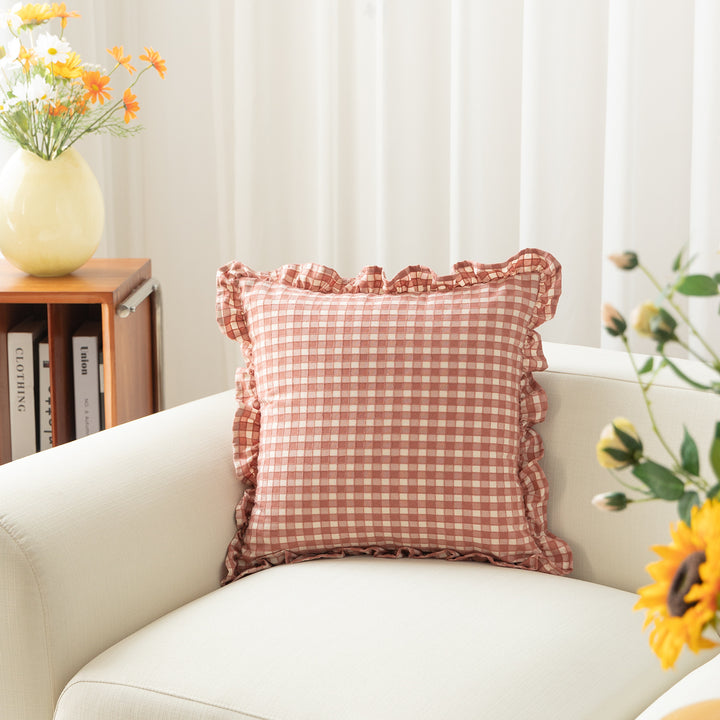 Square decorative cushion cover with ruffles and Vichy check Kalsten