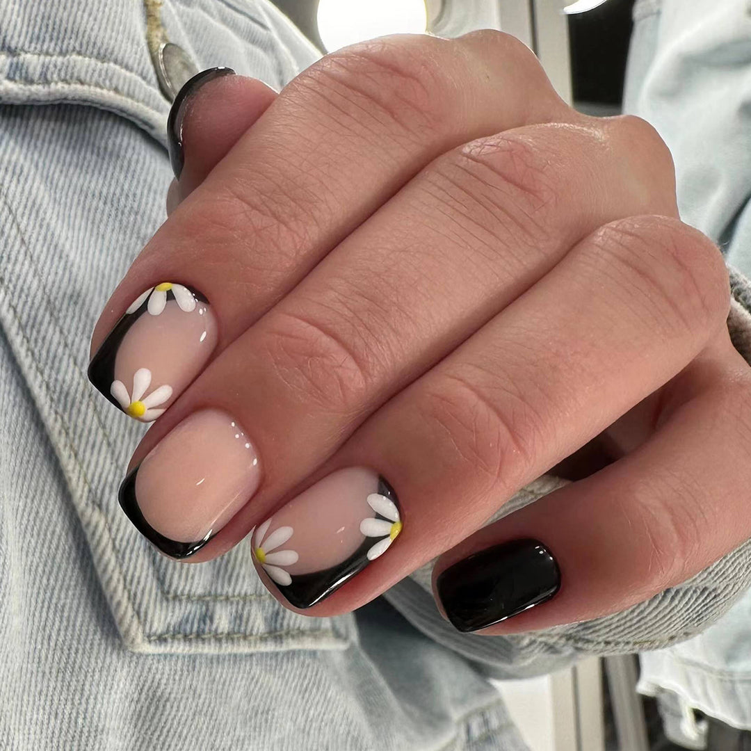 Elegant and creative nail art Kalsten