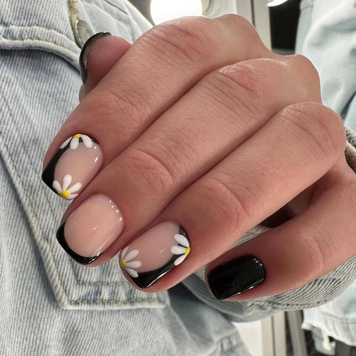 Elegant and creative nail art Kalsten