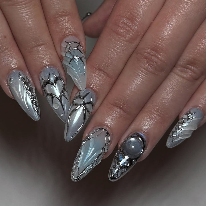 Elegant artificial nails with floral accents Kalsten