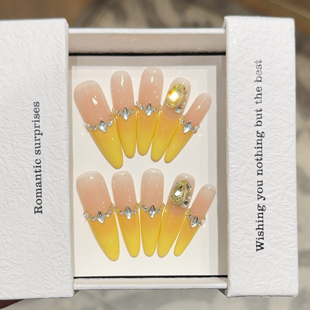 Artificial nails with luxurious glitter and gradient color Kalsten