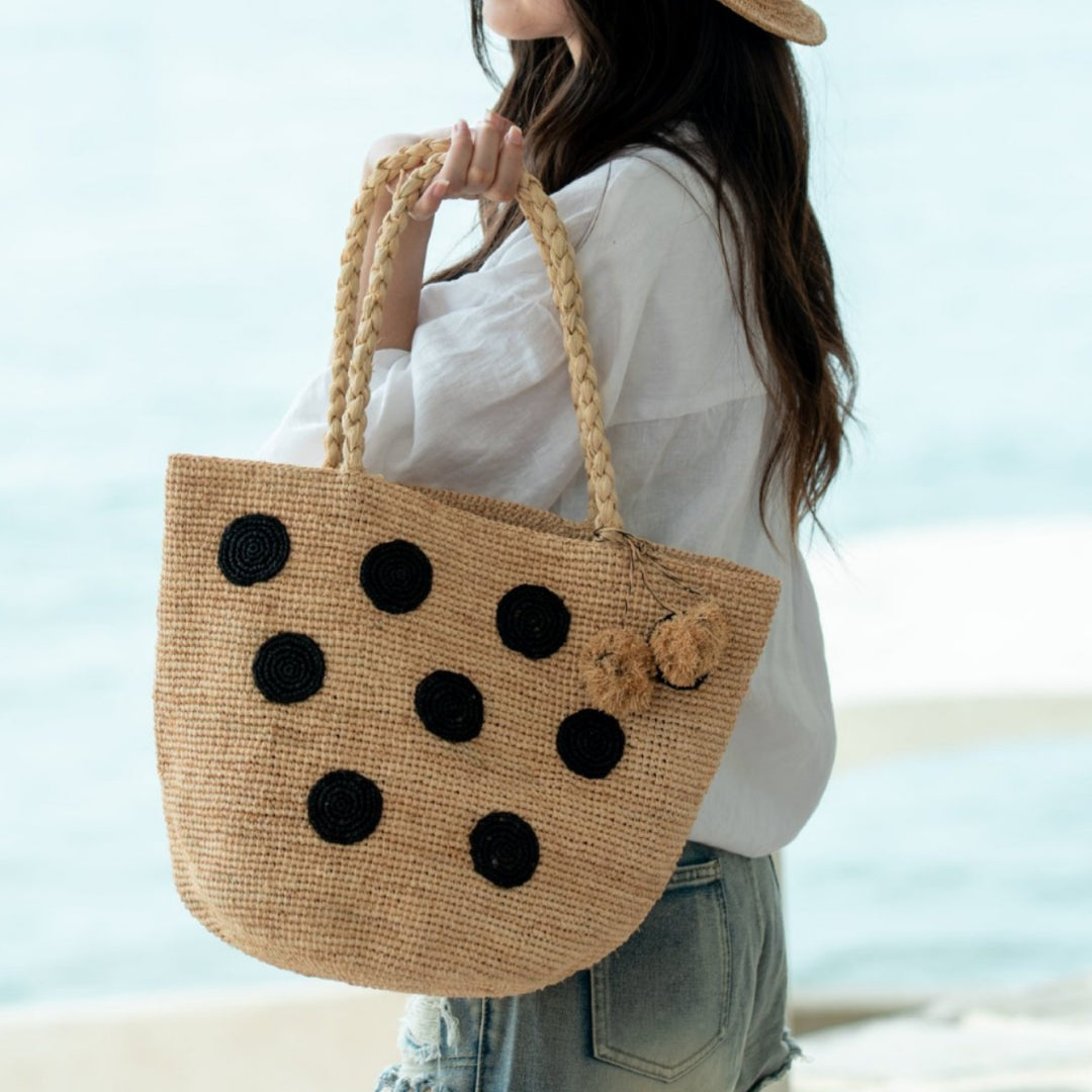 Handcrafted straw bag with eye-catching accents Kalsten