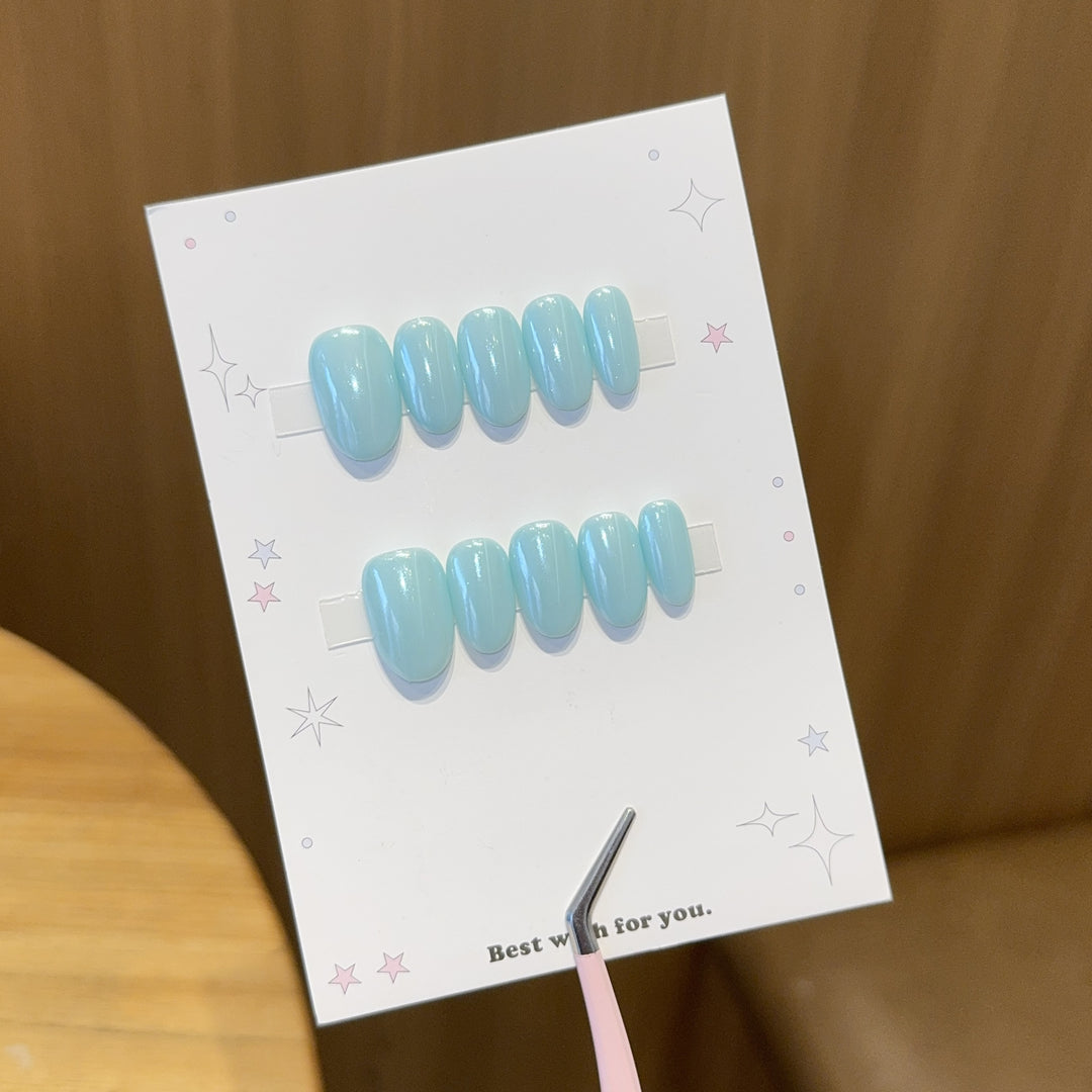 Artificial Gel Nails in Modern Design Kalsten