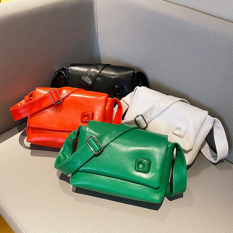Sleek Crossbody Messenger Bag