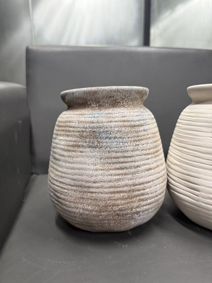 Handcrafted ceramic vase Kalsten