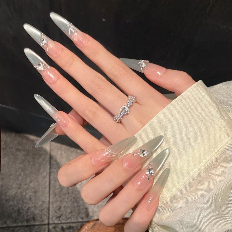 Artistic Heart Pattern Nail Art Extensions Kalsten