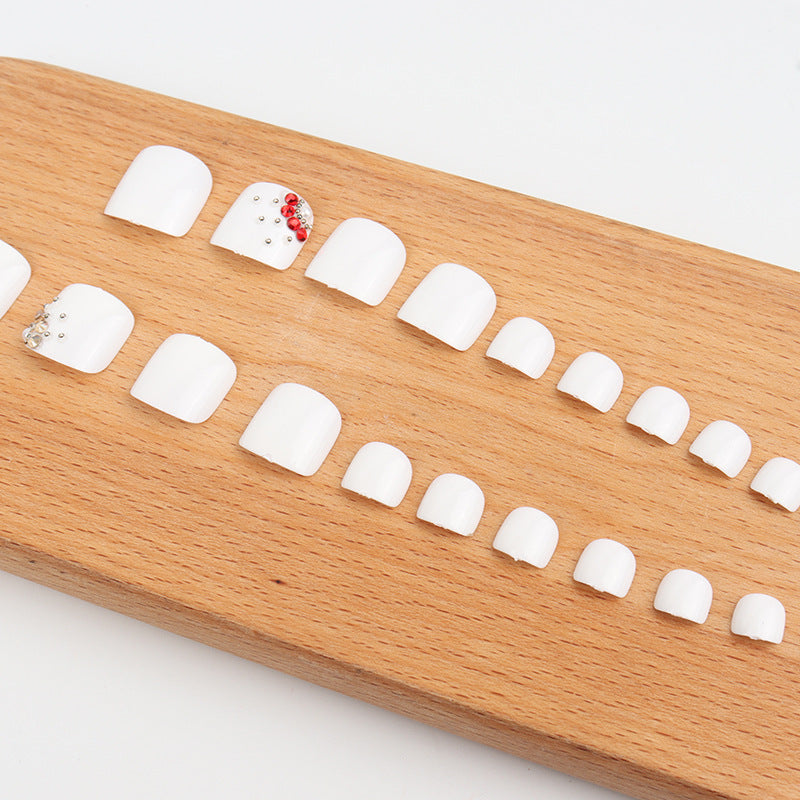 Decorative White Press-On Nail Tips Set Kalsten